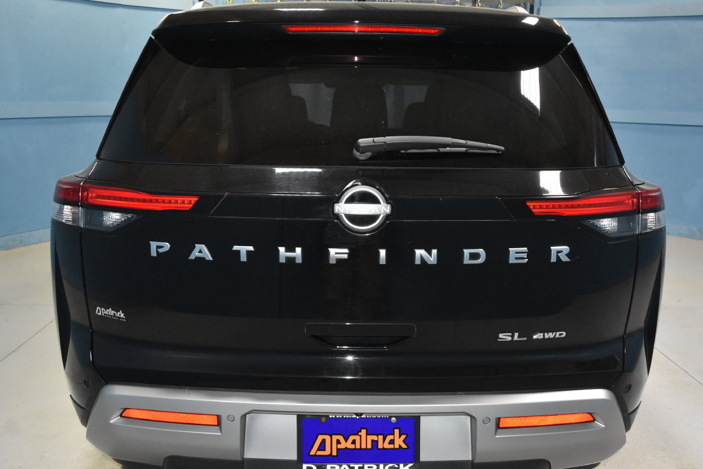 Used 2025 Nissan Pathfinder SL AWD/4WD image 30