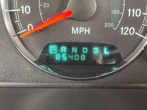 Used 2005 Chrysler Sebring Sedan image 10