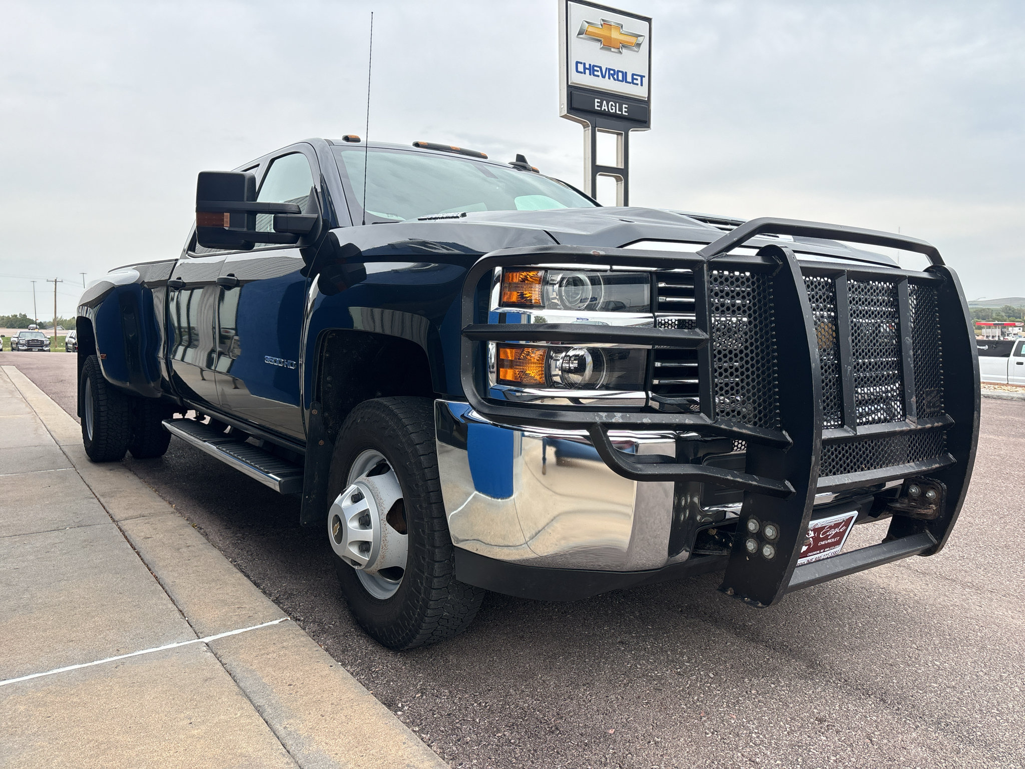 Used 2018 Chevrolet Silverado 3500 W/T w/ WT Convenience Package AWD/4WD image 4