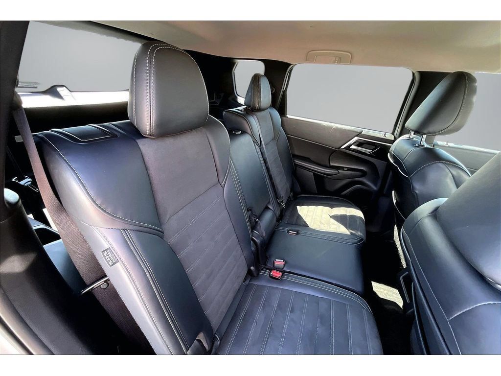 Used 2024 Mitsubishi Outlander SE AWD/4WD image 21