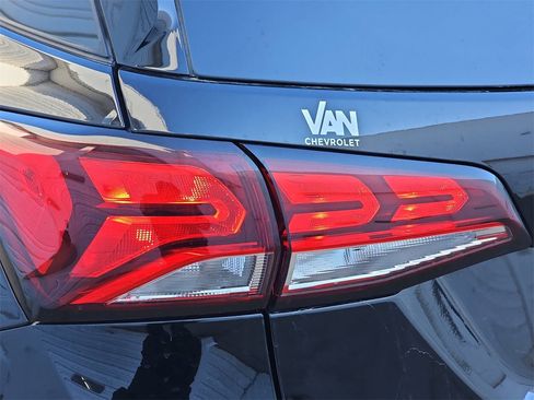 Used 2024 Chevrolet Equinox LS w/ LS Convenience Package image 37