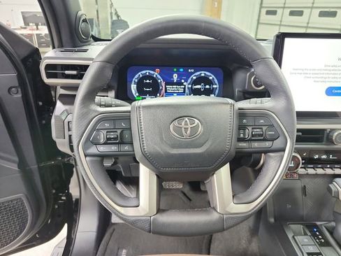 Used 2025 Toyota 4Runner Limited image 24
