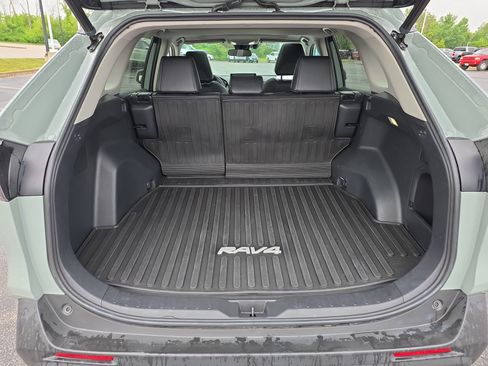 Used 2022 Toyota RAV4 XLE Premium AWD/4WD image 12