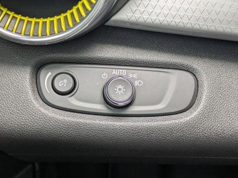 Used 2024 Chevrolet Trax LT w/ Driver Confidence Package image 14