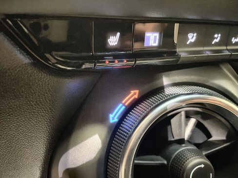 Used 2023 Chevrolet Blazer LT w/ LPO, Black Grille Bar Package image 33