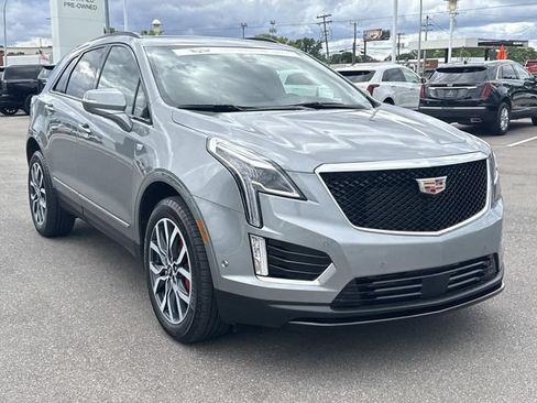 Certified 2024 Cadillac XT5 Sportv w/ Technology Package AWD/4WD image 3