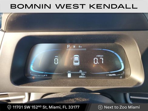 Used 2025 Hyundai Elantra SE image 30