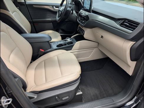 Used 2022 Ford Escape Titanium AWD/4WD image 19