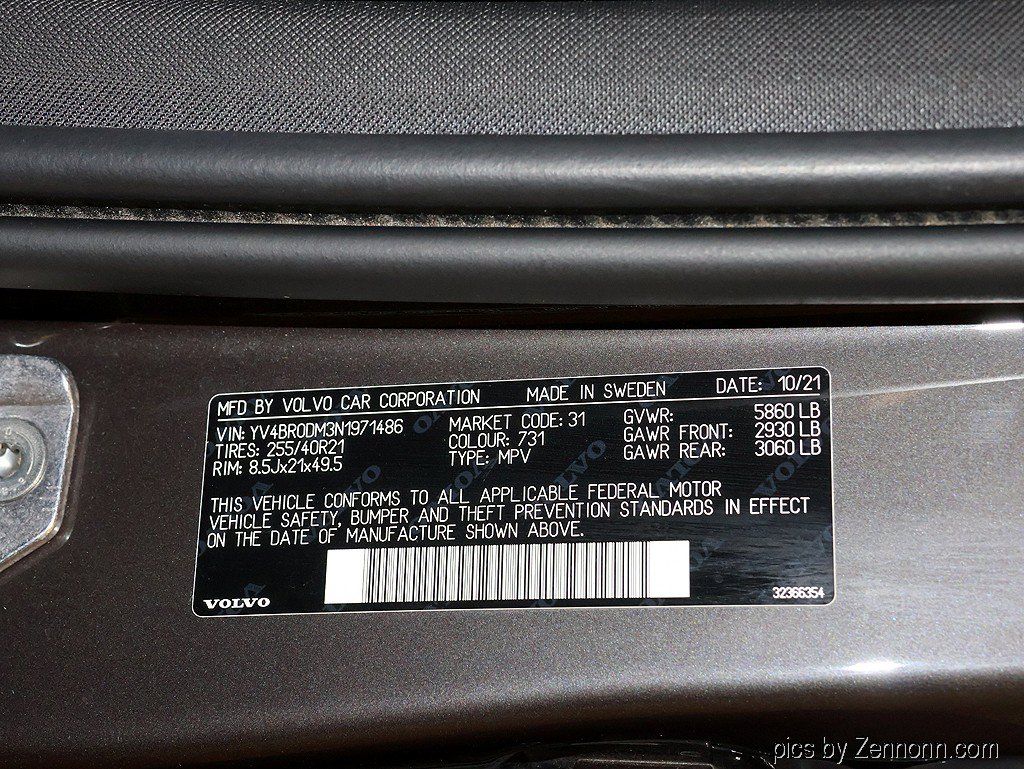 Used 2022 Volvo XC60 T8 R-Design w/ Advanced Package AWD/4WD image 38