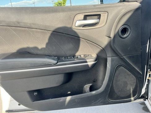 Used 2019 Dodge Charger SXT image 9