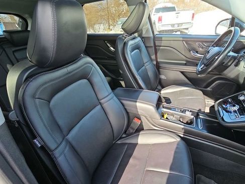 Used 2022 Lincoln Corsair AWD w/ Premium Package image 28