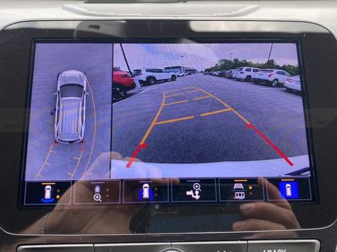 Used 2023 Chevrolet Equinox Premier AWD/4WD image 14