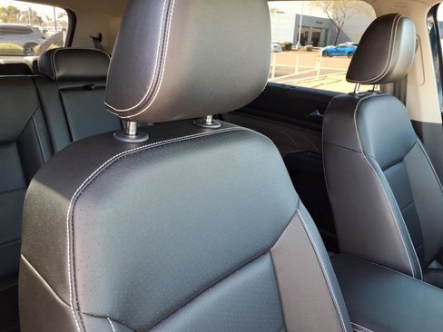 Certified 2023 Volkswagen Atlas SE w/ Black Wheel Package image 11