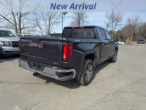 Certified 2025 GMC Sierra 1500 SLT image 3