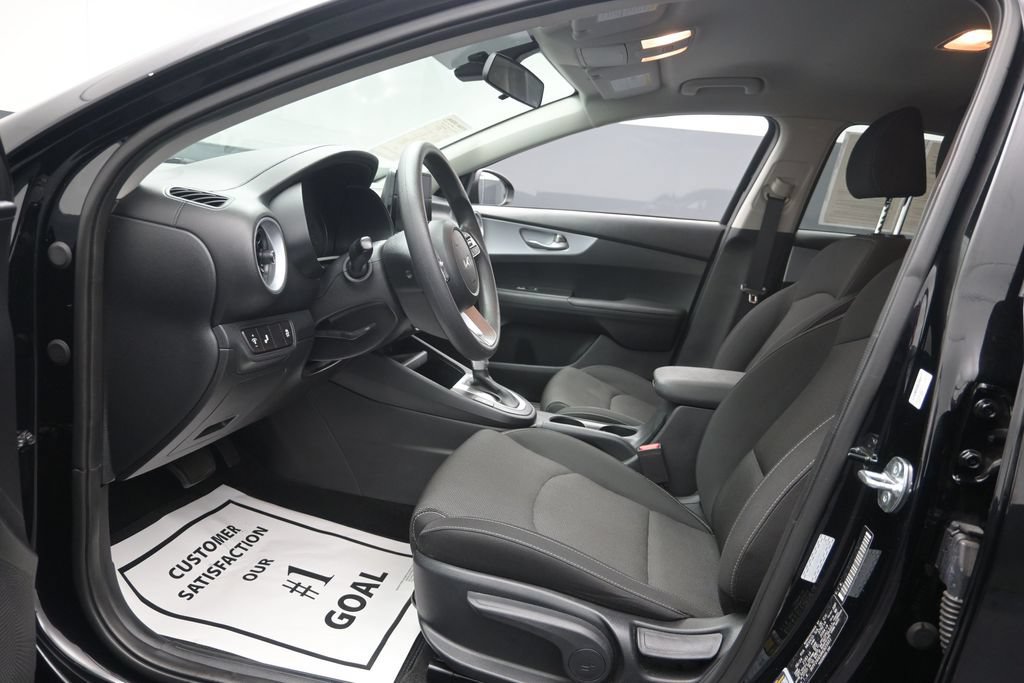 Used 2024 Kia Forte LXS w/ LXS Technology Package FWD image 10