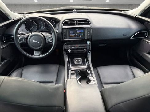 Used 2017 Jaguar XE RWD image 20
