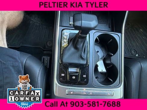 Used 2025 Kia Carnival EX FWD image 24