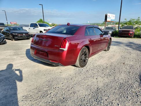Used 2019 Chrysler 300 S image 5