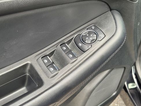 Used 2023 Ford Edge SEL image 17