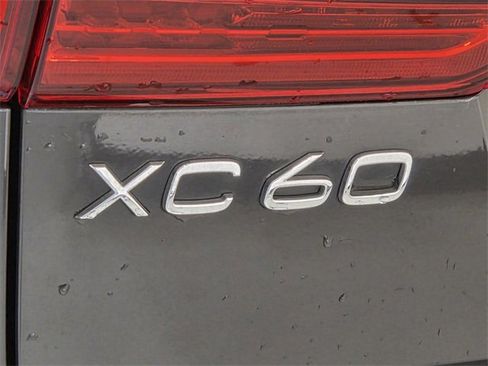 Certified 2024 Volvo XC60 B5 Plus w/ Protection Package Premier image 7