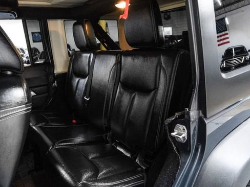 Used 2016 Jeep Wrangler Unlimited Rubicon image 35