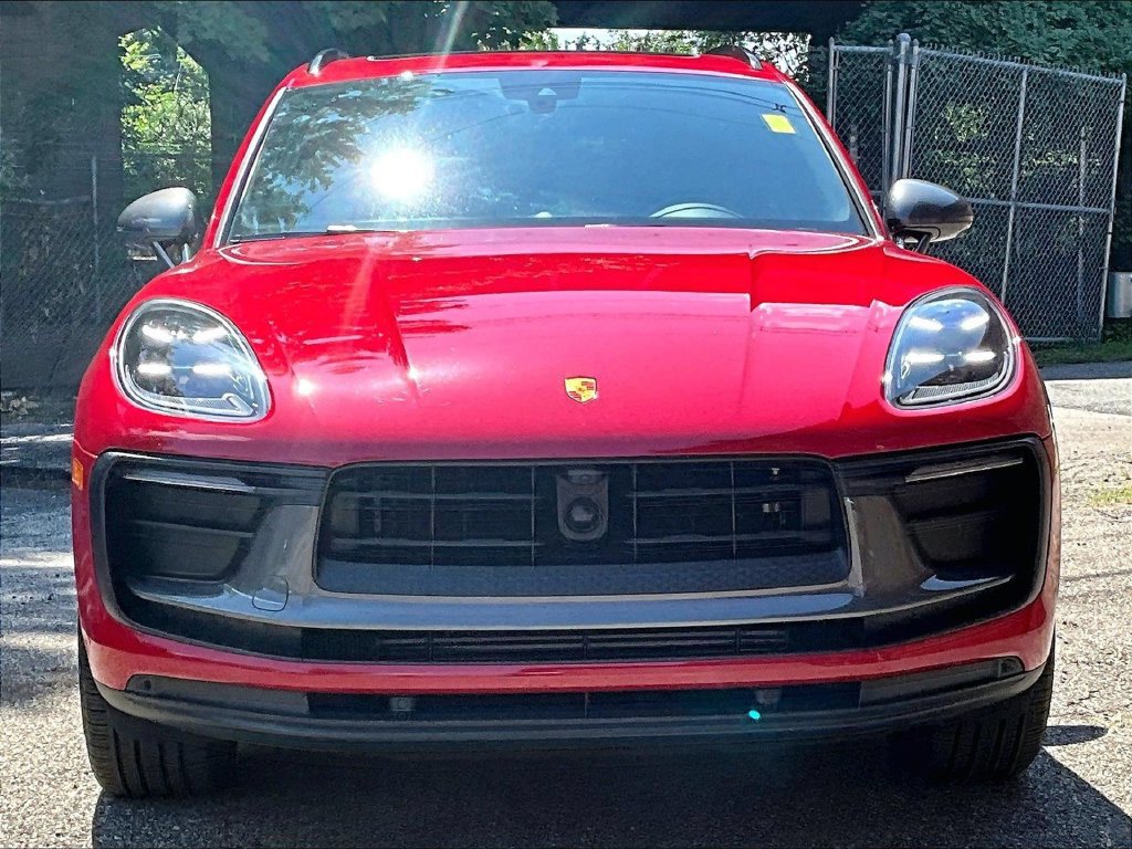 Certified 2023 Porsche Macan Turbo AWD/4WD image 8
