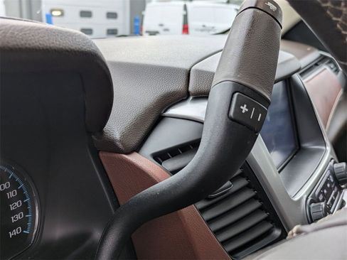 Used 2020 Chevrolet Tahoe Premier w/ Premier 6.2L Value Package image 16