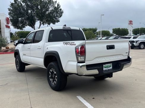 Used 2022 Toyota Tacoma TRD Off-Road RWD image 3
