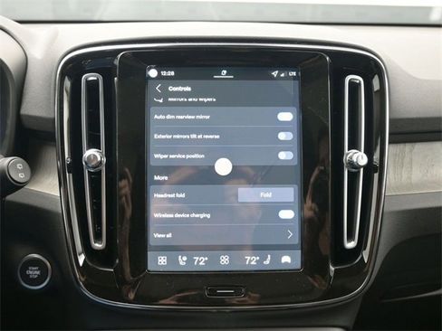 New 2026 Volvo XC40 B5 Core w/ Climate Package image 17