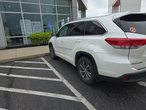Used 2018 Toyota Highlander XLE w/ Protection Package #3 AWD/4WD image 15