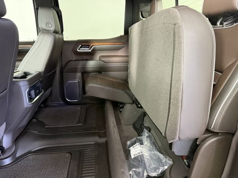 Used 2023 GMC Sierra 1500 Denali w/ Denali Reserve Package AWD/4WD image 13