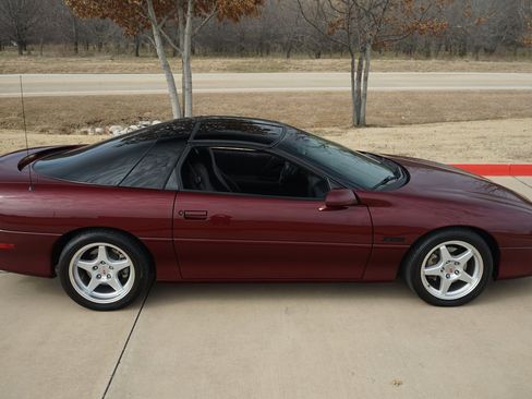 Used 2000 Chevrolet Camaro Z28 w/ Preferred Equipment Group 2 image 17