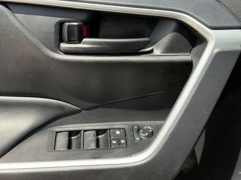 Used 2025 Toyota RAV4 LE AWD/4WD image 22