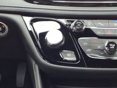 New 2026 Chrysler Pacifica Limited w/ S Appearance Package image 10