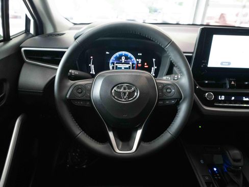 Used 2026 Toyota Corolla Cross LE AWD/4WD image 21