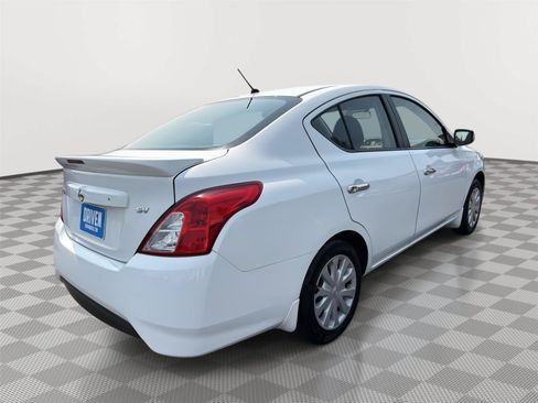 Used 2017 Nissan Versa SV FWD image 4
