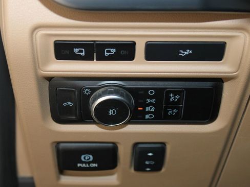 Used 2023 Ford F150 Lariat w/ Trailer Tow Package image 36