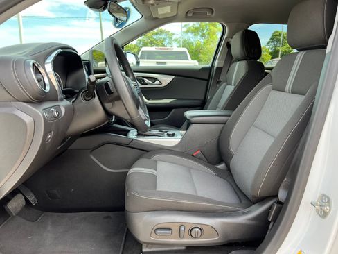 Used 2025 Chevrolet Blazer LT AWD/4WD image 4
