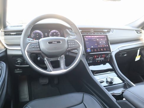 New 2025 Jeep Grand Cherokee L Limited w/ Luxury Tech Group II image 2