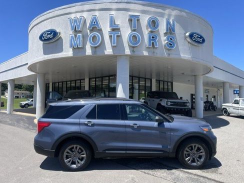 Used 2021 Ford Explorer XLT w/ Equipment Group 202A AWD/4WD image 1