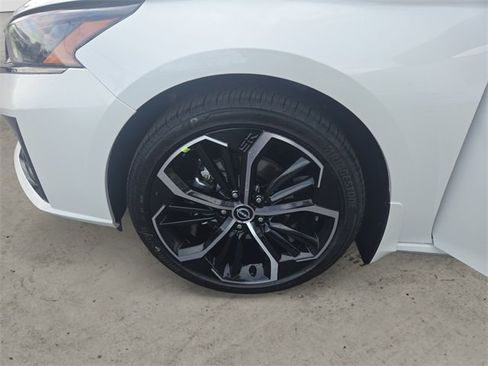 New 2025 Nissan Altima 2.5 SR w/ SR Premium Package image 14