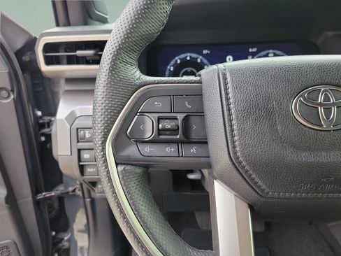 Used 2024 Toyota Tacoma TRD Off-Road image 11