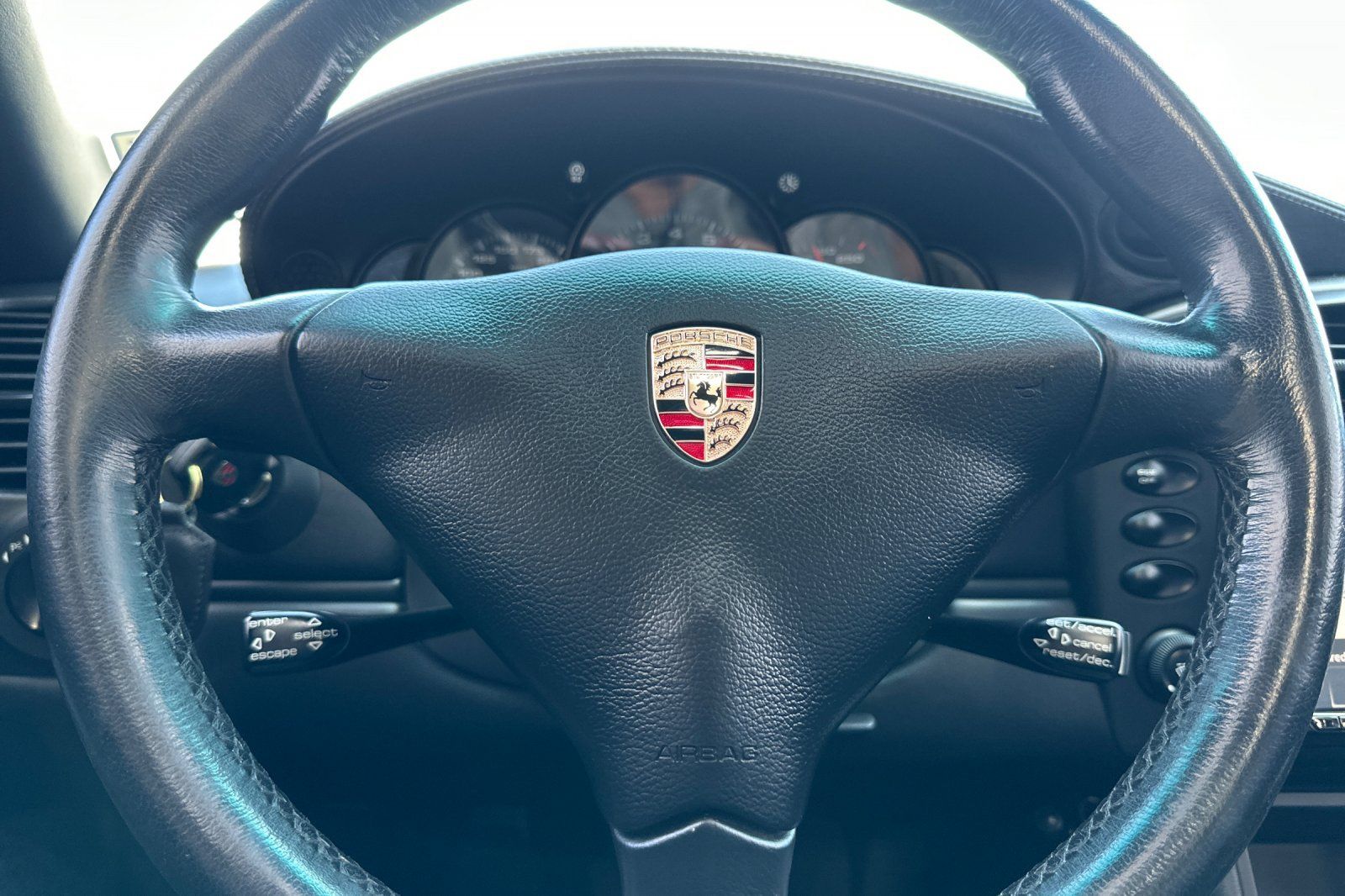 Used 2004 Porsche 911 Carrera RWD image 31