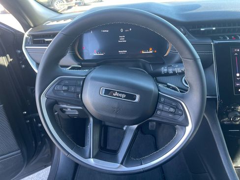 Used 2024 Jeep Grand Cherokee L Laredo w/ Luxury Tech Group I image 27