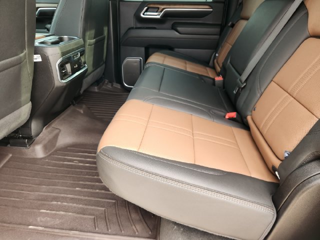 Used 2025 Chevrolet Silverado 3500 High Country w/ Technology Package AWD/4WD image 30