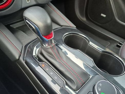 Used 2025 Chevrolet Blazer RS FWD image 19