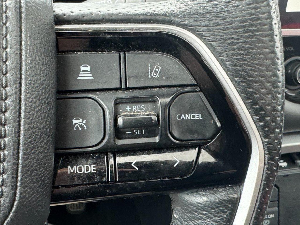 Used 2023 Toyota Tundra Platinum AWD/4WD image 28