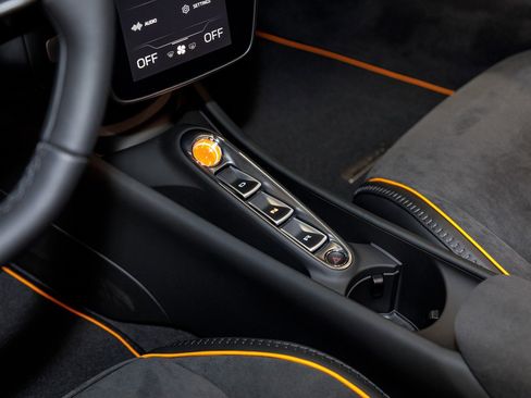 New 2026 McLaren Artura Spider RWD image 43