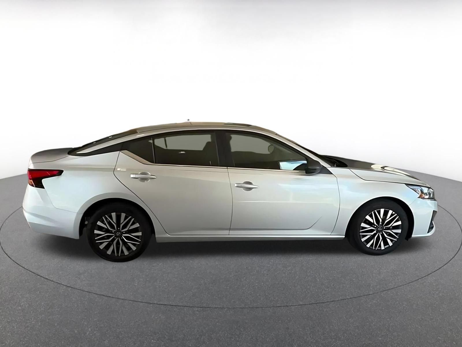 Used 2026 Nissan Altima 2.5 SV FWD image 15