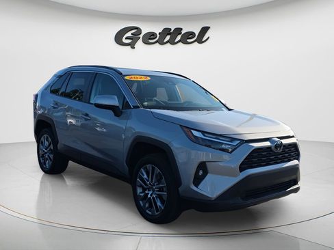 Used 2022 Toyota RAV4 XLE Premium FWD image 3